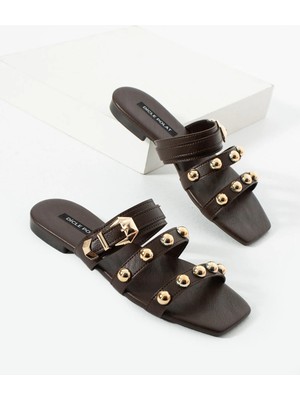 Dicle Polat Kadın Kahve Tokalı Zımbalı Terlik – Rahat Günlük Şık Yazlık Düz Taban Terlik Premia