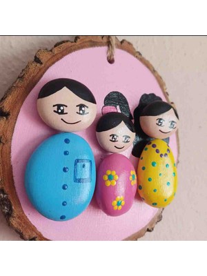 Lazerus Cnc Markalama El Yapımı Taş Aile Figürü – Doğal Ağaç Kütük Üzeri Ahşap Duvar Panosu (3 Kişilik | 12,5 Cm)