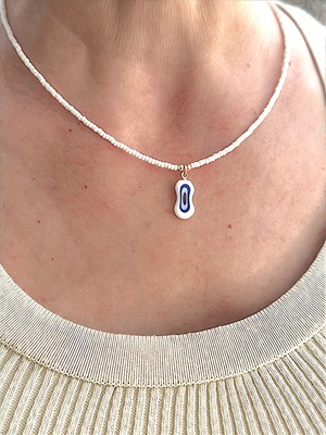 QA Quella Accessories Lak Kaplama Yassı Nazar Kum Boncuk Gold Kolyeler - Kırmızı