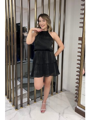 By Saygı Kadın Halter Yaka Astarlı Kat Kat Fırfırlı Kısa Saten Elbise