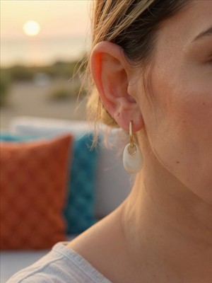 QA Quella Accessories Özel Seri Tasarım Inci Sedef Midye Sallantılı 14K Gold Küpe