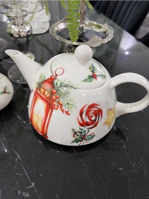 Feyza Design Yılbaşı Temalı Porselen Demlik, Şık ve Zarif Tasarım