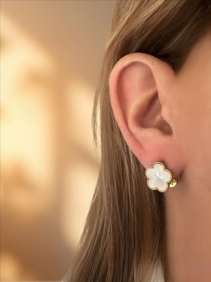 QA Quella Accessories Çelik   Zirkon-Sedef Çift Taraflı Yonca Gold Küpe