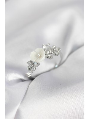 Toptan Bulurum Gümüş Renk Pirinç Çiçek Model Zirkon Taşlı Kadın Yüzük