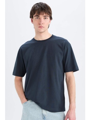 DeFacto %100 Pamuk Oversize Geniş Kalıp Bisiklet Yaka Basic Düz Kısa Kollu TIŞÖRT E6885AXNS