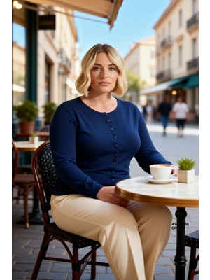 Benerly Kadın Büyük Beden Bluz Bisiklet Yaka Uzun Kol Ribana Örme Düz Desen Fitted Kalıp Düğme Detaylı