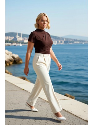 Benerly Kadın Büyük Beden Bluz Dik Yaka Kısa Kol Sandy Örme Büzgülü Düz Desen Dar Kalıp Regular Boy
