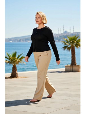 Benerly Kadın Büyük Beden Bluz Bisiklet Yaka Uzun Kol Örme Süprem Kumaş Çıtçıtlı Crop Fitted Kalıp Model