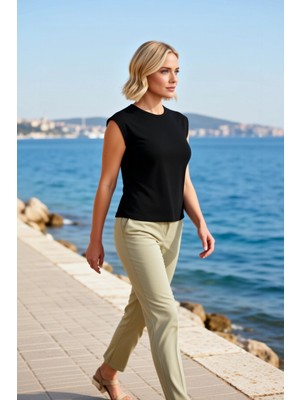 Benerly Kadın Büyük Beden Bluz Basic Bisiklet Yaka Kısa Kol Fitted Kalıp Ribana Örme Düz Esnek