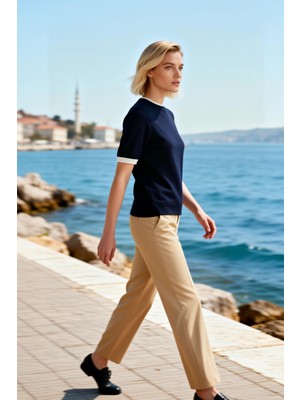 Benerly Kadın Bluz Bisiklet Yaka Kısa Kol Yumuşak Dokulu Triko Regular Kalıp Kontrast Detaylı Tek Plaka