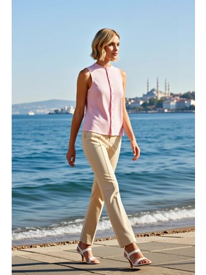 Benerly Kadın Bluz Dik Yaka Kolsuz Fitted Kaşkorse Örme Düğmeli Volanlı Fırfırlı Düz Desenli Esnek Model