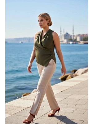 Benerly Kadın Büyük Beden Bluz Kruvaze V Yaka Kolsuz Dokuma Fitted Kalıp Düz Desen Micro Regular Boy