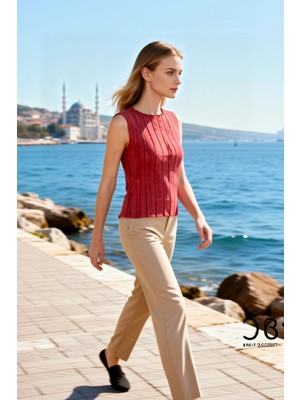 Benerly Kadın Bluz Fitted Bisiklet Yaka Kolsuz Dokulu Örme Kumaş Regular Boy Yaz Sezonu Fonksiyonel