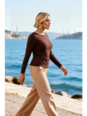 Benerly Kadın Büyük Beden Bluz Kayık Yaka Uzun Kol Örme Kumaş Fitted Kalıp Büzgü Detaylı Dayanıklı