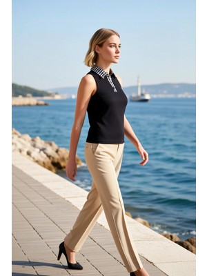 Benerly Kadın Bluz Fitted Polo Yaka Kolsuz Ribana Örme Kareli Detaylı Yarım Pat Düğmeli Regular Boy