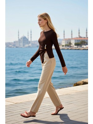 Benerly Kadın Bluz Etek Bisiklet Yaka Uzun Kol Fitted Kesim Örme Kumaş Aksesuar Detaylı Asimetrik Ucu