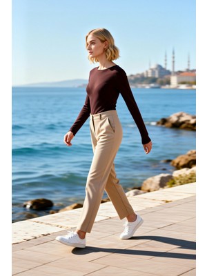 Benerly Kadın Bluz Kayık Yaka Uzun Kol Fitted Kalıp Örme Kumaş Transparan Düz Desen Astarsız Regular Boy