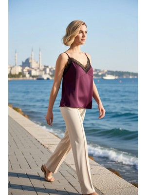 Benerly Kadın Bluz Saten V Yaka Dantel Detaylı Askılı Kolsuz Dokuma Kumaş Yazlık Partiler Için Ideal Ürün