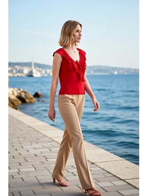 Benerly Kadın Bluz V Yaka Kolsuz Volanlı Fırfırlı Fitted Kesim Yumuşak Örme Ribana Düz Desenli