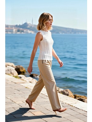 Benerly Kadın Bluz Fitted Bisiklet Yaka Kolsuz Dokulu Örme Kumaş Regular Boy Yaz Sezonu Fonksiyonel