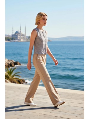 Benerly Kadın Bluz Bisiklet Yaka Kolsuz Fitted Vücuda Oturan Çizgili Düğmeli Dokulu Örme Şık