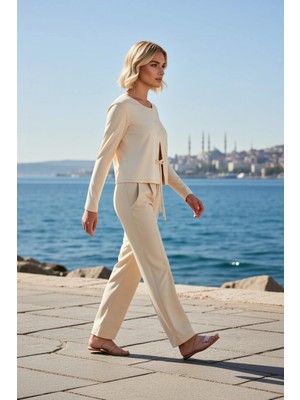 Benerly Kadın Bluz Bisiklet Yaka Uzun Kol Örme Vücuda Oturan Düğmeli Patlı Esnek Kumaş Günlük Kullanım