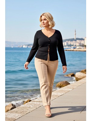 Benerly Kadın Büyük Beden Bluz V Yaka Uzun Kol Gofre Dokulu Örme Kumaş Düğme Detaylı Düz Desen Şık