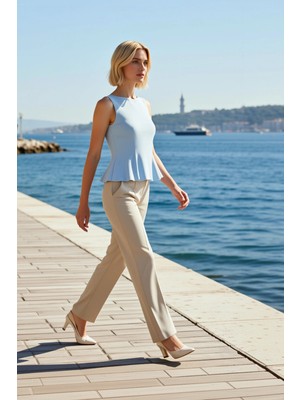 Benerly Kadın Bluz Sıfır Kol Bisiklet Yaka Peplum Kesim Örme Kumaş Interlok Dokuma Dayanıklı