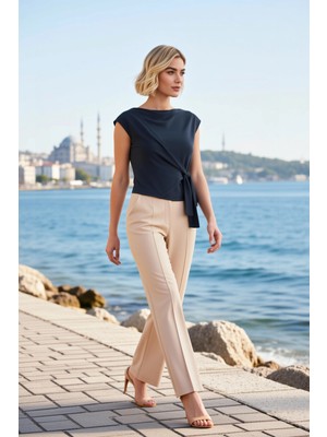 Benerly Kadın Bluz Fitted Kalıp Kruvaze Kayık Yaka Düşük Kol Bağlama Detaylı Düz Desen Örme Kumaş Regular