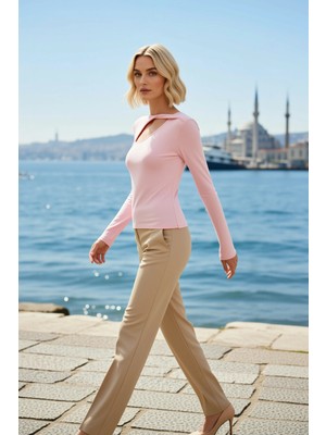 Benerly Kadın Bluz Fitted Ribana Örme Asimetrik Pencere Kesimli Bükümlü Yaka Uzun Kol Düz Şık