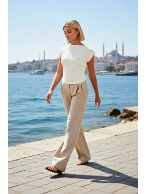 Benerly Kadın Büyük Beden Bluz Degaje Yaka Kolsuz Örme Gofre Dokulu Düz Desen Fitted Kalıp Regular Boy