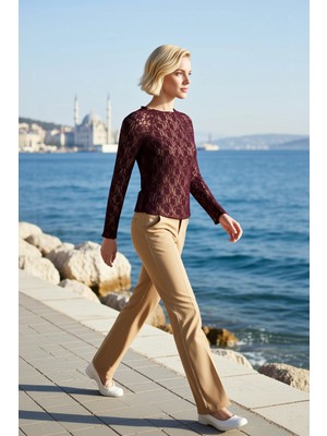 Benerly Kadın Büyük Beden Bluz Dik Yaka Uzun Kol Dantel Desenli Örme Kumaş Fitted Kalıp Giyim Ürünü