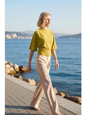 Benerly Kadın Bluz Fitted Vücuda Oturan Kayık Yaka Yarasa Kol Kısa Kollu Esnek Kalın Sandy Örme Şık