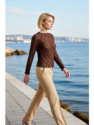 Benerly Kadın Büyük Beden Bluz Dik Yaka Uzun Kol Dantel Desenli Örme Kumaş Fitted Kalıp Giyim Ürünü