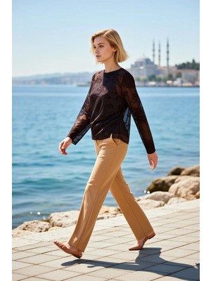 Benerly Kadın Bluz Kayık Yaka Uzun Kol Tül Örme Kumaş Fitted Vücuda Oturan Flok Baskılı Paisley Desenli