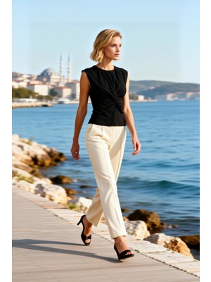 Benerly Kadın Bluz Bisiklet Yaka Kolsuz Örme Fitted Kesim Düz Desenli Regular Boy Esnek Yapı Gündüz Gece