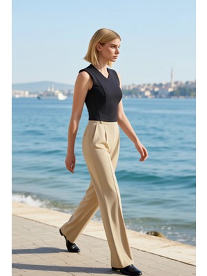 Benerly Kadın Bluz Spor Üst V Yaka Kolsuz Fitted Kalıp Pedli Örme Kumaş Düz Desen Dalgıç Scuba Dokuma