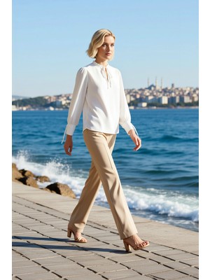 Benerly Kadın Büyük Beden Bluz Yaka Fırfırlı Bağcıklı Uzun Kol Manşetli Vual Dokuma Düz Relaxed Kalıp