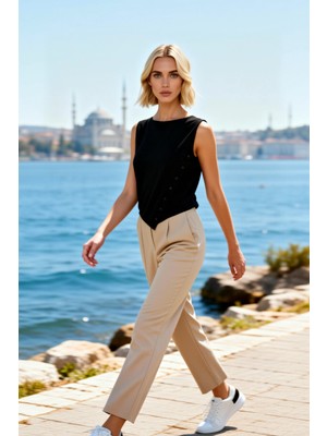 Benerly Kadın Bluz Crop Kayık Yaka Kolsuz Fitted Kalıp Vücuda Oturan Örme Düz Desen Penye Süprem