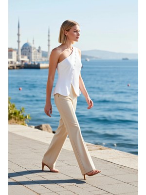 Benerly Kadın Bluz Fitted Asimetrik Yaka Kolsuz Düğmeli Scuba Krep Örme Vücuda Oturan Regular Boy Şık