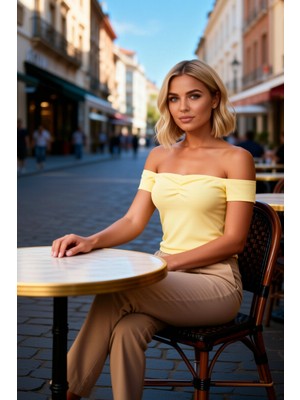 Benerly Kadın Bluz Carmen Yaka Düşük Kısa Kol Fitted Vücuda Oturan Örme Çizgili Büzgülü Kaşkorse Regular Boy