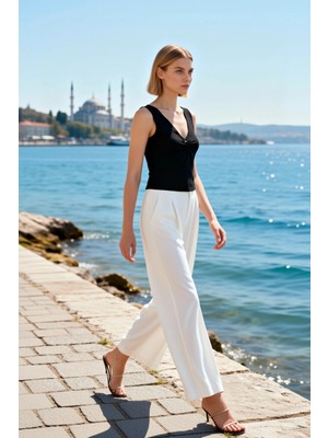 Benerly Kadın Bluz Regular Kalıp V Yaka Kolsuz Dokulu Örme Bürümcük Crop Kesim Günlük Kullanım Şık