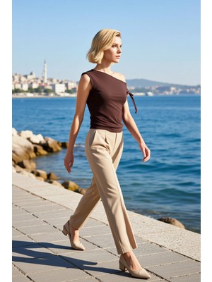 Benerly Kadın Bluz Asimetrik Yaka Kolsuz Bağlama Detaylı Fitted Ribana Örme Düz Kesim Regular Boy