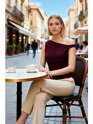 Benerly Kadın Bluz Fitted Vücuda Oturan Asimetrik Yaka Kolsuz Örme Dantel Dokulu Astarlı Düz Desen Regular