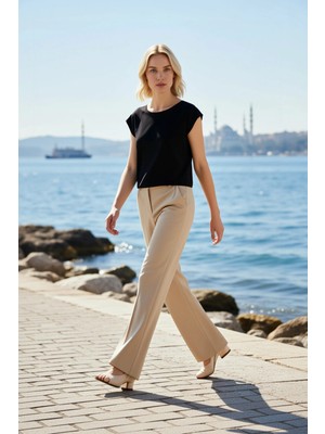 Benerly Kadın Büyük Beden Bluz Bisiklet Yaka Kısa Kol Fitted Kalıp Crop Kesim Örme Kumaş Düz Desen