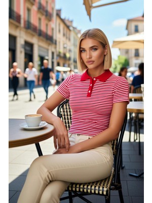 Benerly Kadın Bluz Polo Yaka Kısa Kol Fitted Kalıp Çizgili Desen Crop Boy Örme Kumaş Yarım Pat Düğmeli