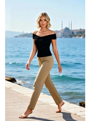 Benerly Kadın Bluz Carmen Yaka Kolsuz Fitted Kalıp Ince Triko Kumaş Düz Desen Tek Plaka Dokuma Regular Boy