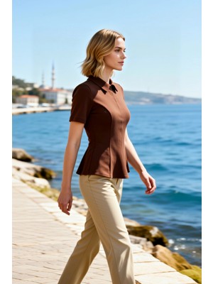 Benerly Kadın Bluz Peplum Polo Yaka Kısa Kol Interlok Örme Düz Desen Yarım Pat Fermuar Kapamalı Regular