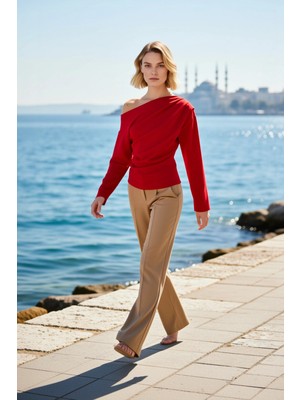 Benerly Kadın Bluz Asimetrik Yaka Uzun Kol Örme Scuba Krep Kumaş Büzgü Detaylı Dökümlü Fitted Kalıp