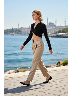 Benerly Kadın Bluz Crop V Yaka Uzun Kol Fitted Kalıp Örme Kumaş Düz Desen Sandy Dokuma Regular Kesim